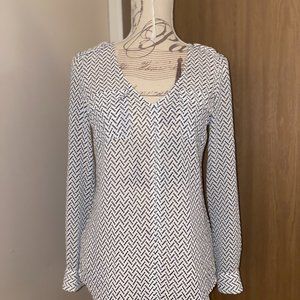 Candies Black & White Chevron Patterned Long Sleeve Blouse